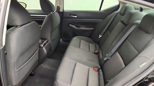 2021 Nissan Altima 2.5 SV Sedan w/ Premium Package - 23040980 - 21