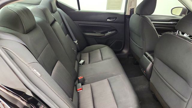 2021 Nissan Altima 2.5 SV Sedan w/ Premium Package - 23040980 - 23