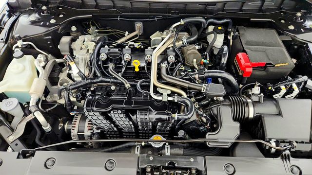 2021 Nissan Altima 2.5 SV Sedan w/ Premium Package - 23040980 - 27