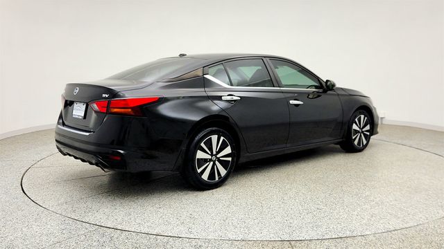 2021 Nissan Altima 2.5 SV Sedan w/ Premium Package - 23040980 - 4