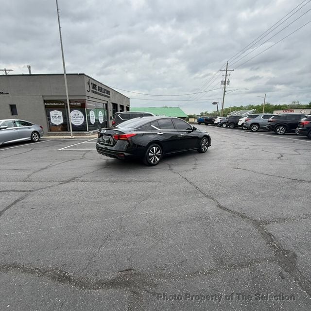2021 Nissan Altima 2.5 SV W/BLIND SPOT, APPLE CARPLAY & ANDROID AUDIO - 23009526 - 15