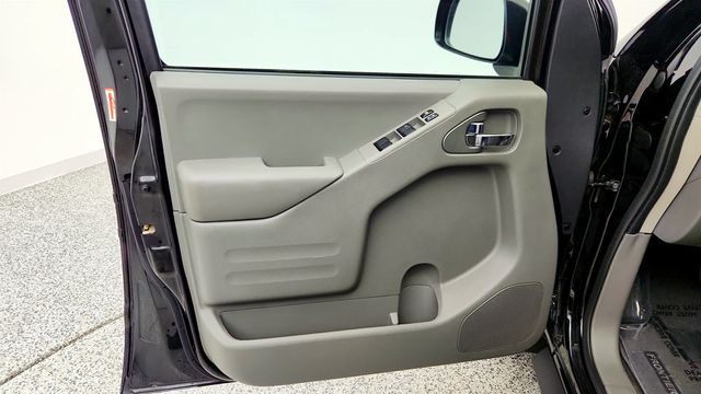 2021 Nissan Frontier Crew Cab 4x2 SV Automatic w/ Value Truck Pkg - 23017605 - 9