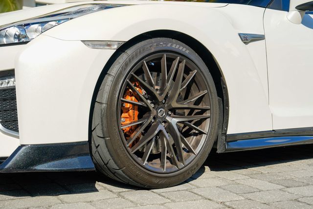 2021 Nissan GT-R Premium AWD - 22961037 - 40