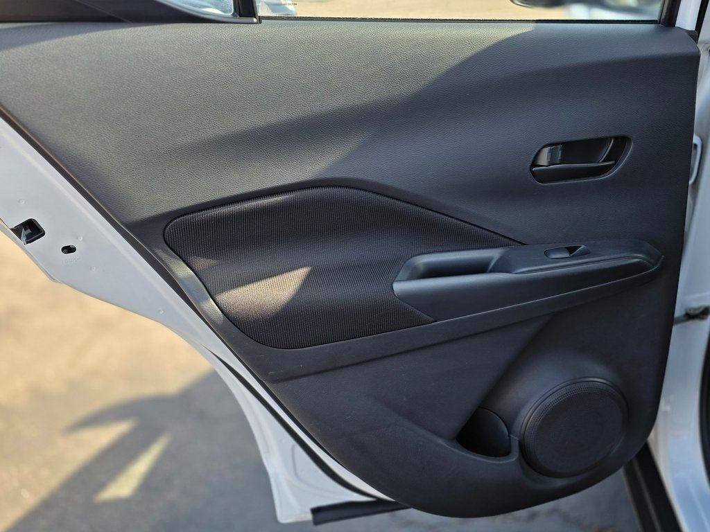 2021 Nissan Kicks S FWD - 22983104 - 19