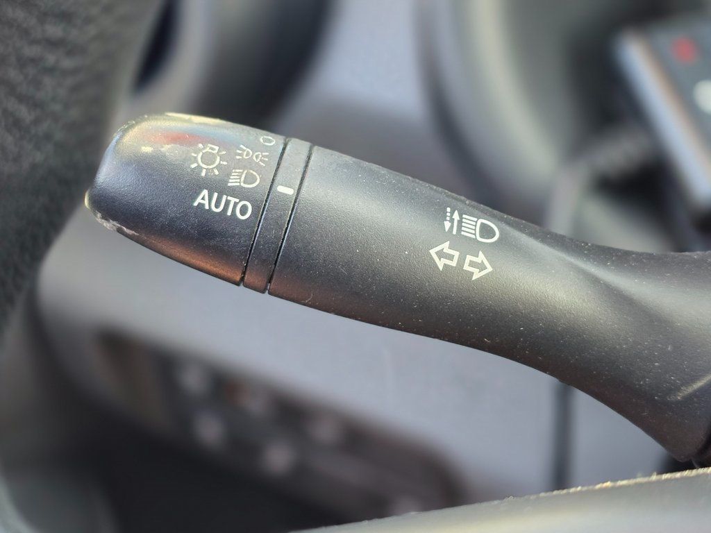 2021 Nissan Kicks S FWD - 22983104 - 37