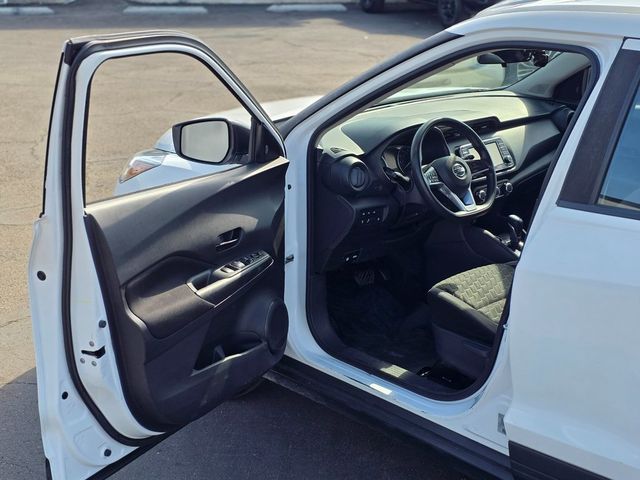 2021 Nissan Kicks S FWD - 22983104 - 40