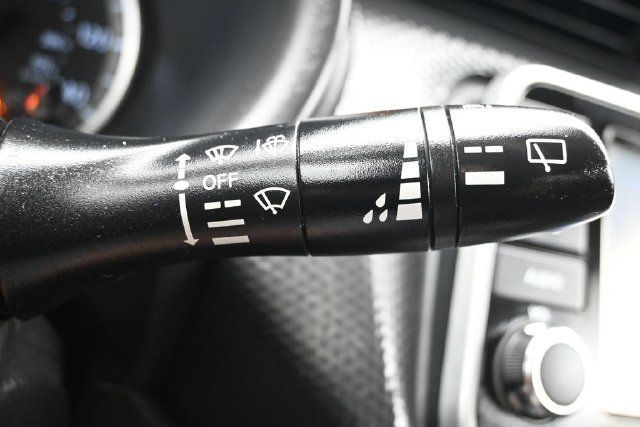 2021 Nissan Kicks S FWD - 23056815 - 19