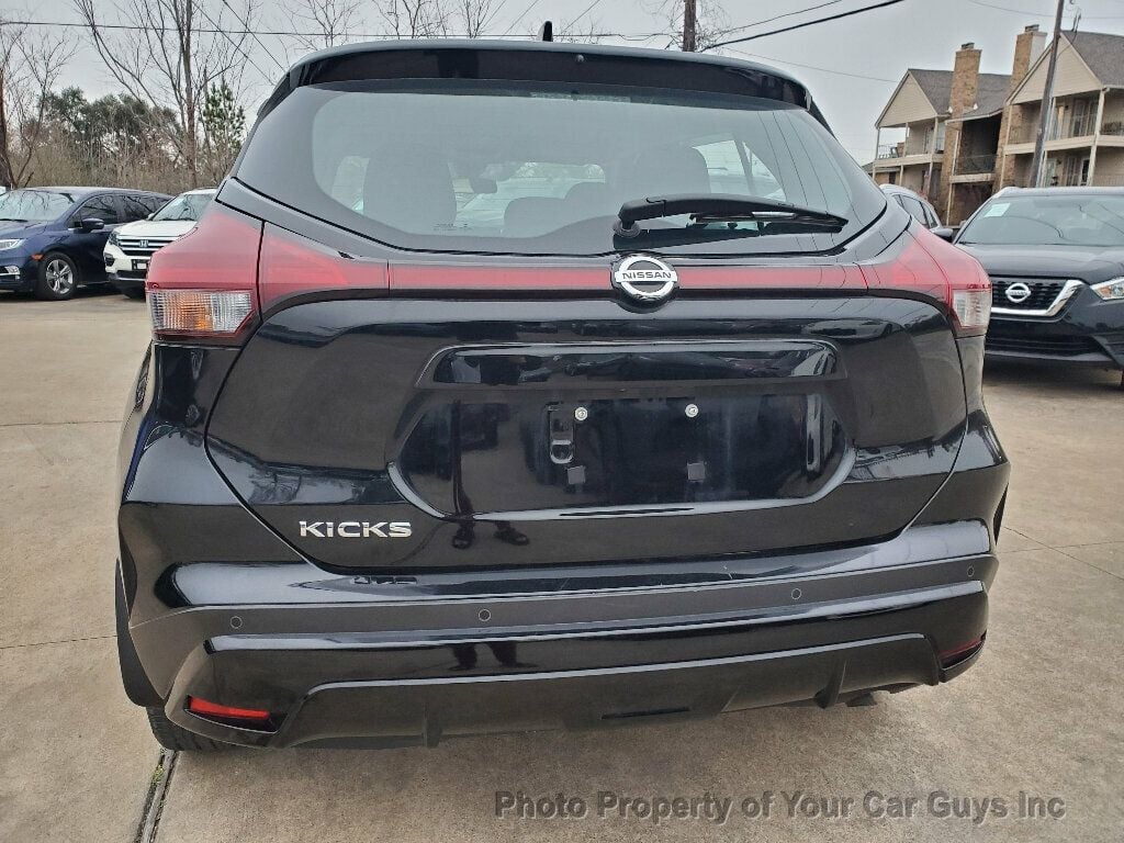 2021 Nissan Kicks S FWD - 22775093 - 11