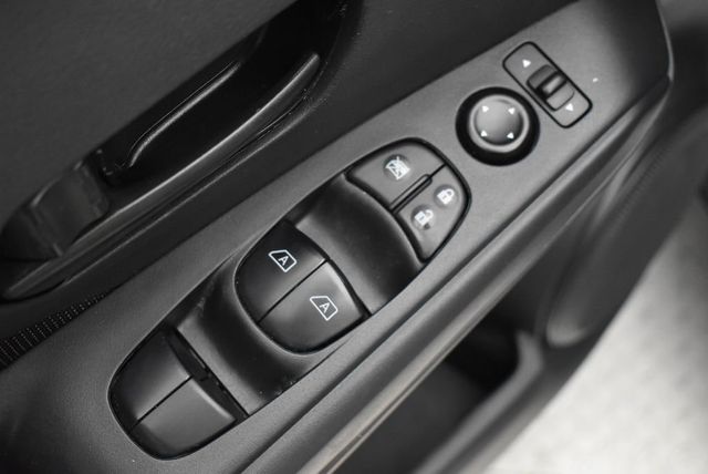 2021 Nissan Kicks S FWD - 22983554 - 10