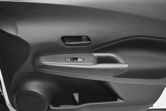 2021 Nissan Kicks S FWD - 22983554 - 18