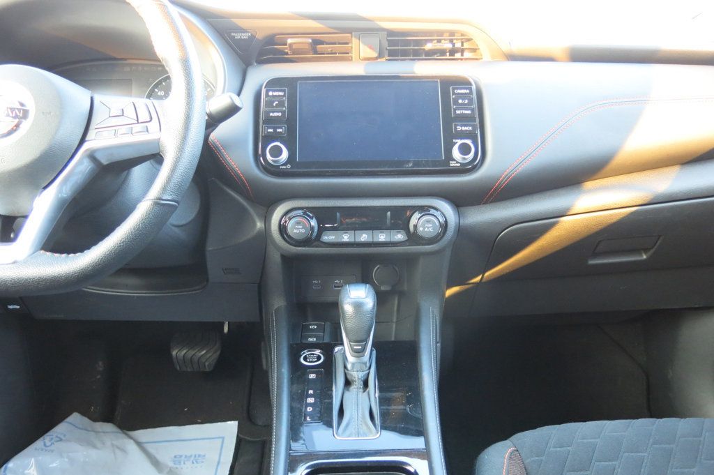 2021 Nissan Kicks SR FWD - 22990363 - 21