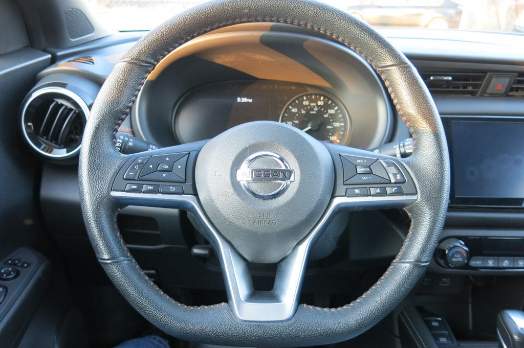 2021 Nissan Kicks SR FWD - 22990363 - 24