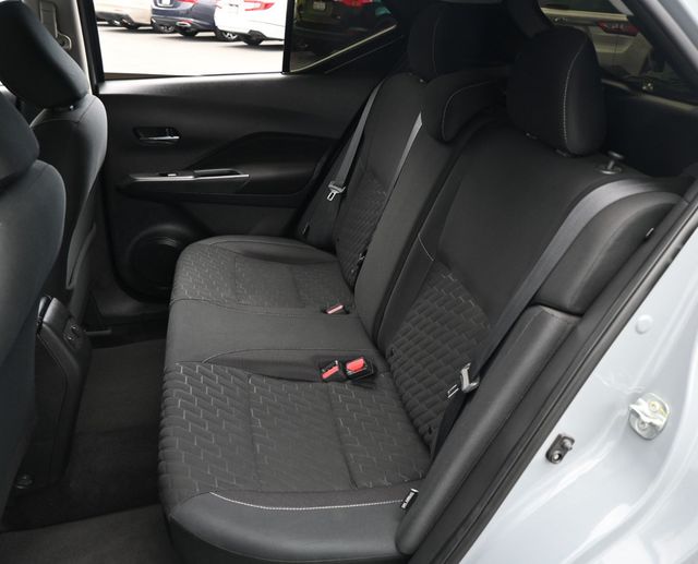 2021 Nissan Kicks SV FWD - 23047674 - 17