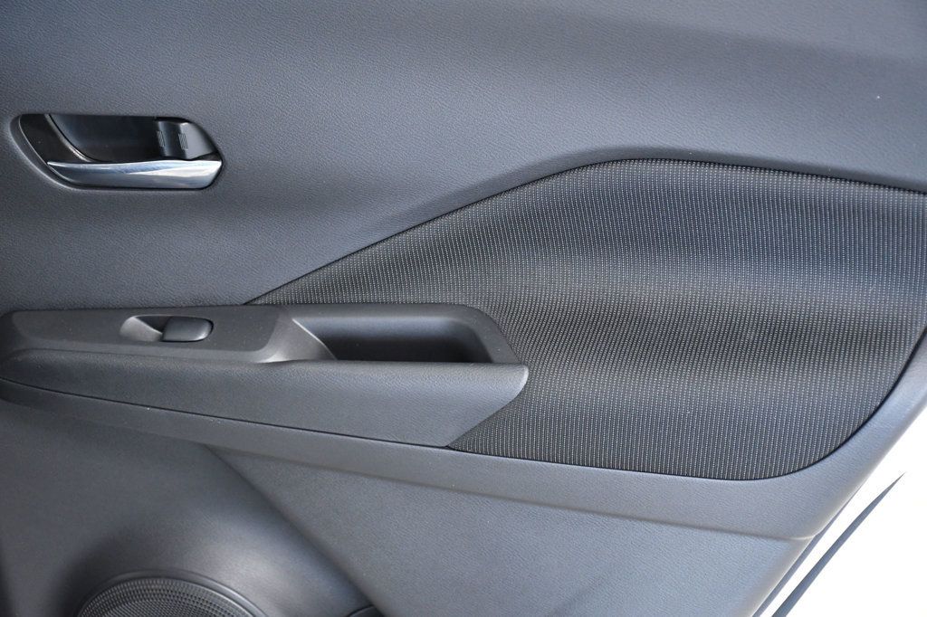 2021 Nissan Kicks SV FWD - 22919023 - 14