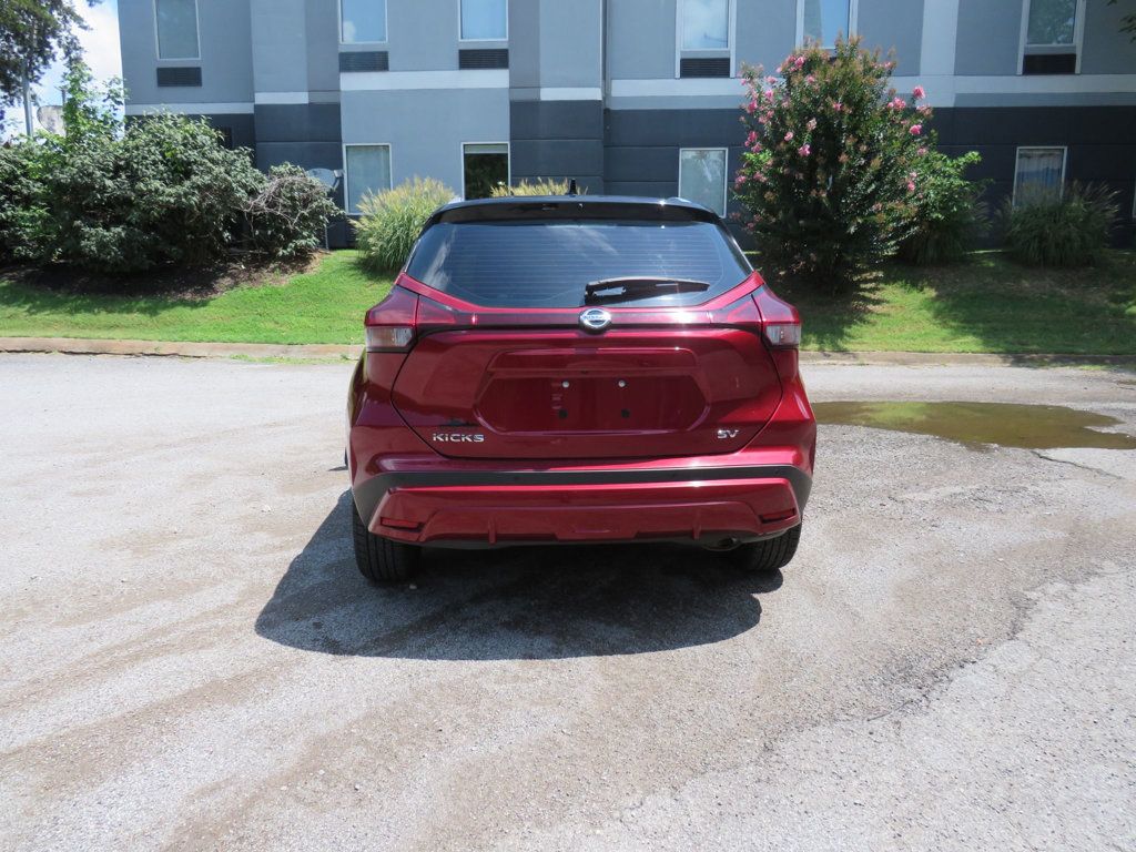 2021 Nissan Kicks SV photo 4