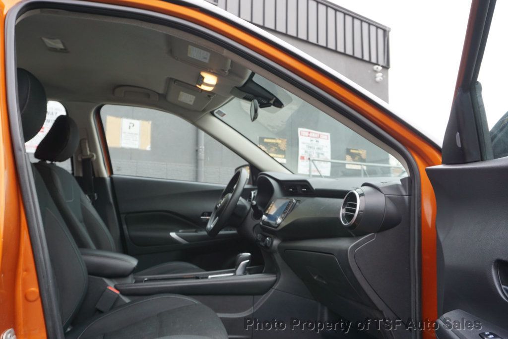 2021 Nissan Kicks SV FWD - 22984676 - 10