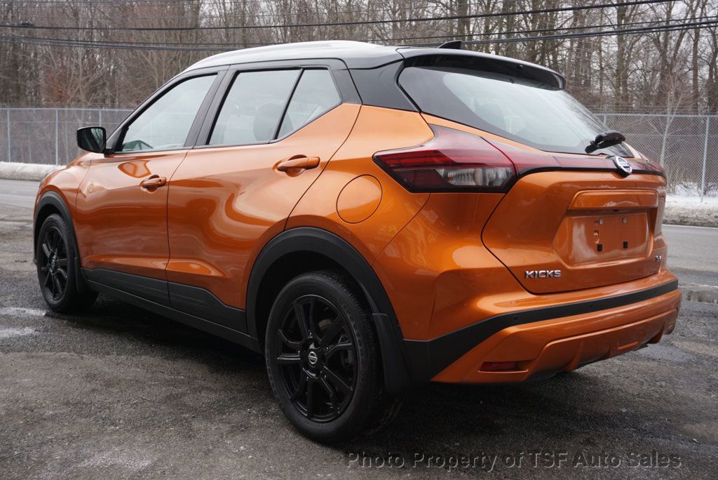 2021 Nissan Kicks SV FWD - 22984676 - 4
