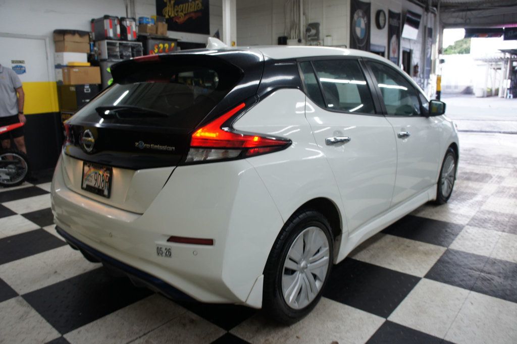 Nissan Leaf photo 6