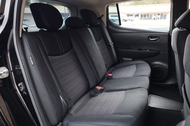 2021 Nissan Leaf SV w/ Tech Pkg! - 22980413 - 22