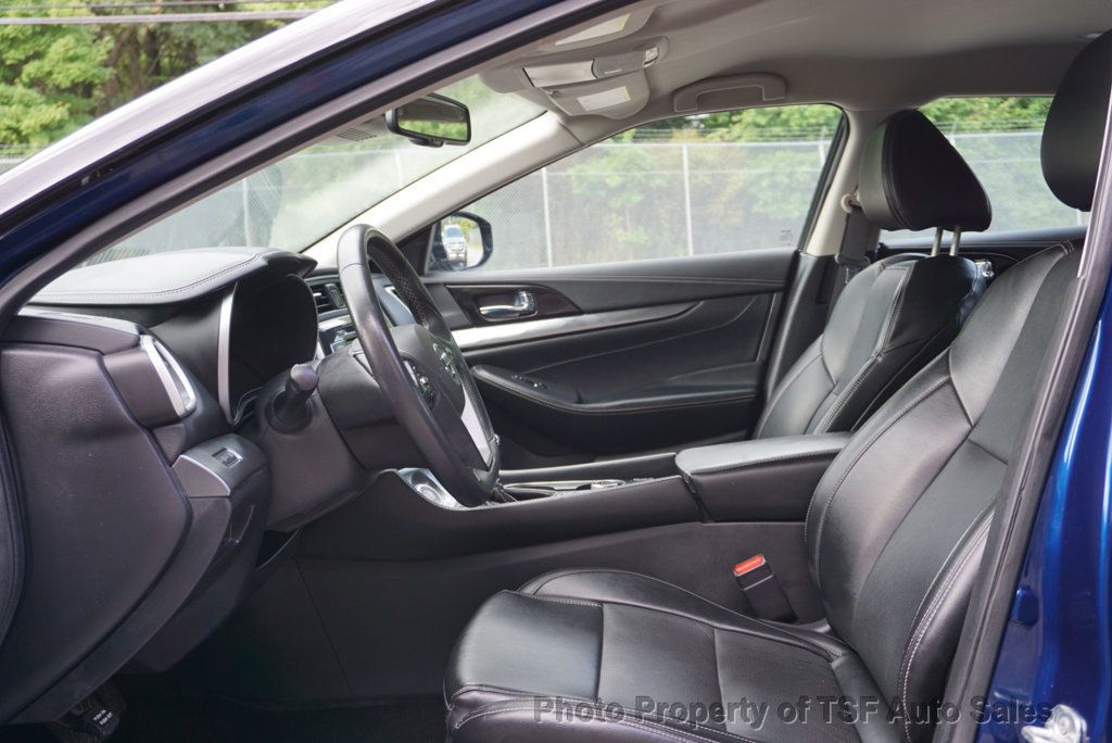 2021 Nissan Maxima SV photo 10