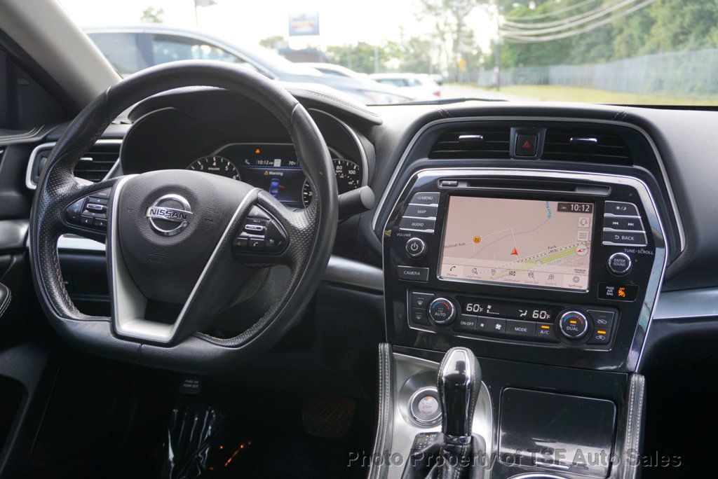2021 Nissan Maxima SV photo 14