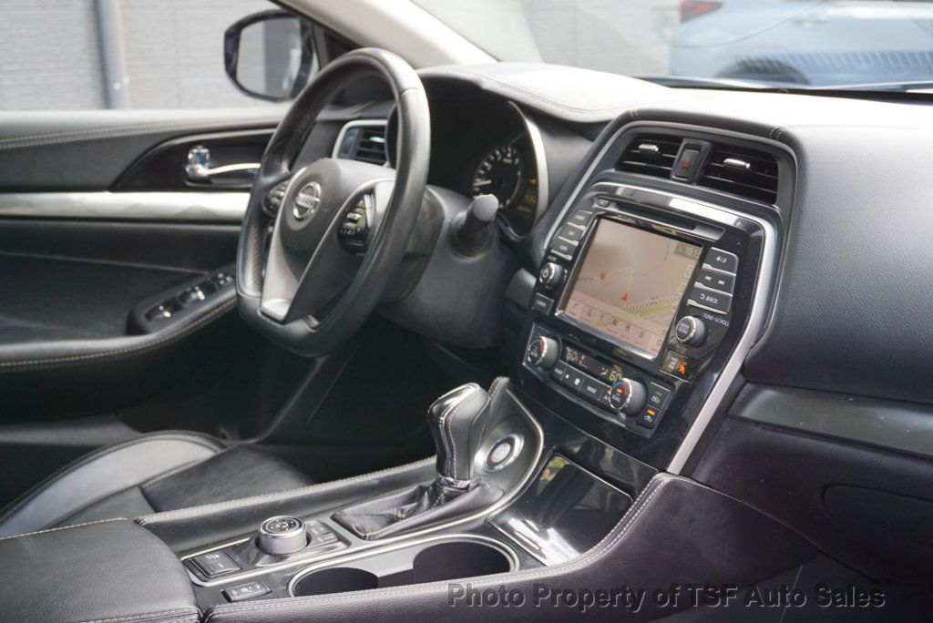 2021 Nissan Maxima SV photo 16