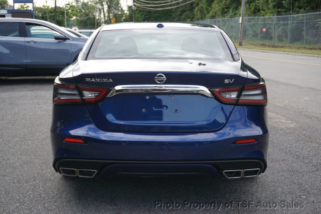 2021 Nissan Maxima SV photo 6