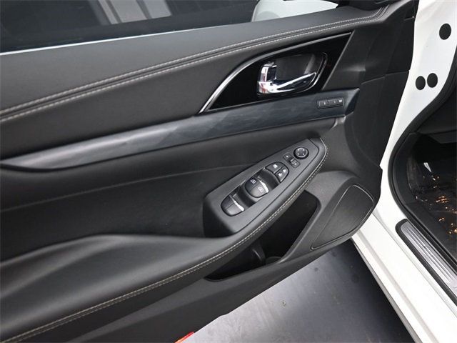 2021 Nissan Maxima Platinum photo 3