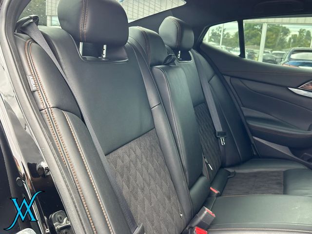 2021 Nissan Maxima SR Sedan 4D - 23082718 - 22
