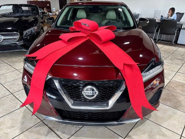 2021 Nissan Maxima SV photo 2
