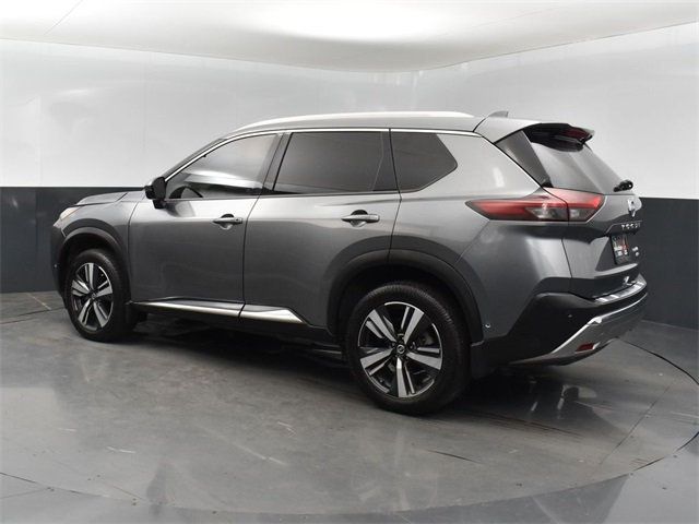2021 Nissan Rogue Platinum photo 2