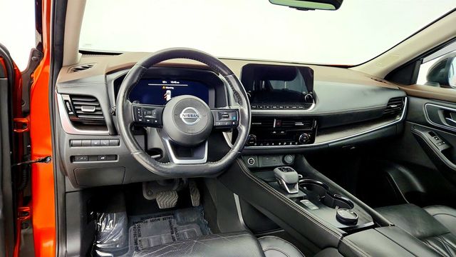 2021 Nissan Rogue AWD Platinum w/ Illuminated Kick Plates - 23027979 - 12