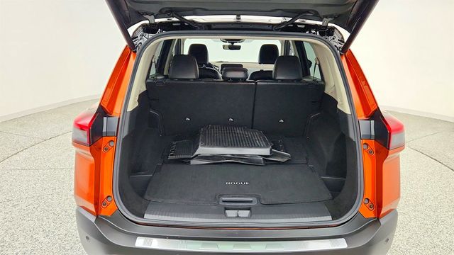 2021 Nissan Rogue AWD Platinum w/ Illuminated Kick Plates - 23027979 - 22