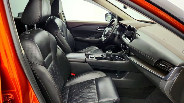 2021 Nissan Rogue AWD Platinum w/ Illuminated Kick Plates - 23027979 - 24