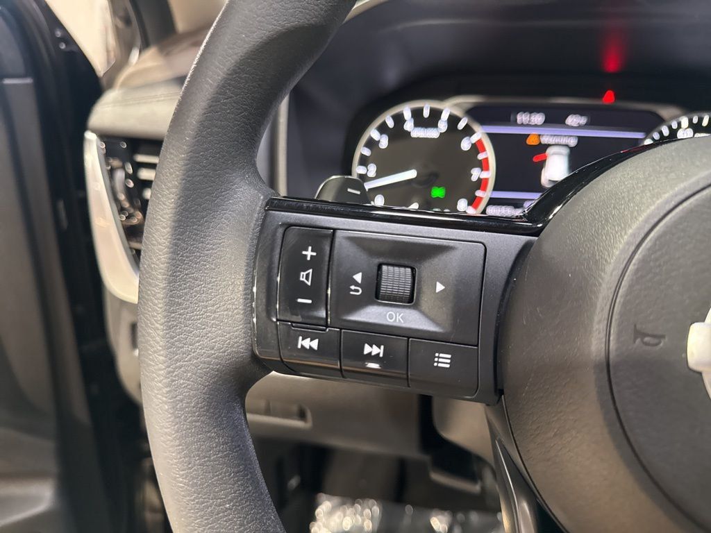 2021 Nissan Rogue AWD SV - 22992972 - 13