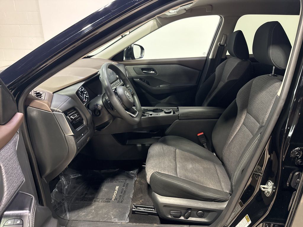 2021 Nissan Rogue AWD SV - 22992972 - 25