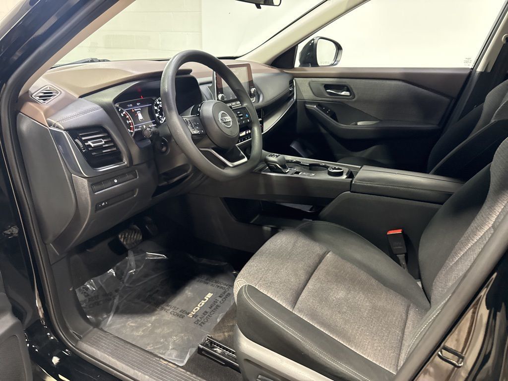 2021 Nissan Rogue AWD SV - 22992972 - 27