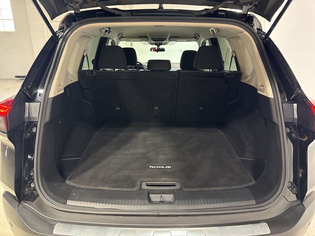 2021 Nissan Rogue AWD SV - 22992972 - 36