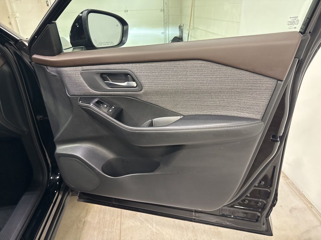 2021 Nissan Rogue AWD SV - 22992972 - 45