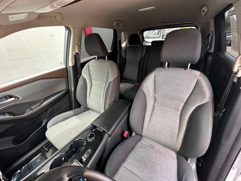 2021 Nissan Rogue AWD SV - 22879038 - 16