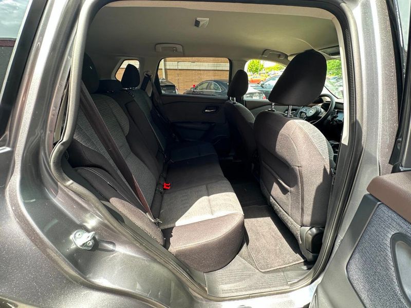 2021 Nissan Rogue AWD SV - 22879038 - 18