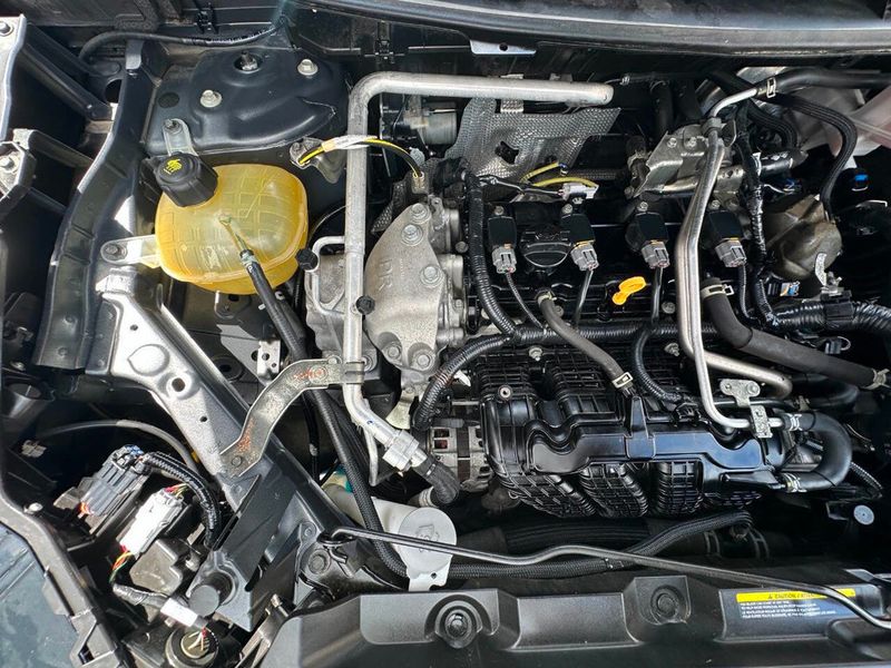 2021 Nissan Rogue AWD SV - 22879038 - 24