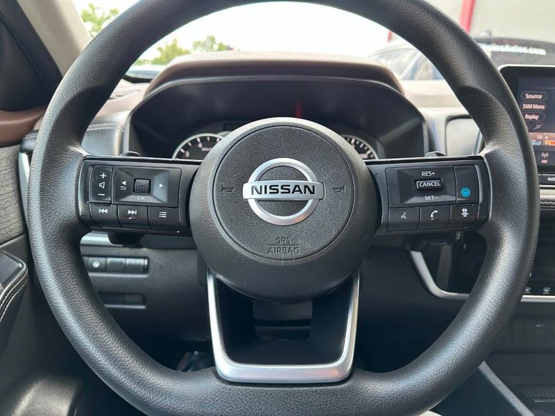 2021 Nissan Rogue AWD SV - 22879038 - 26