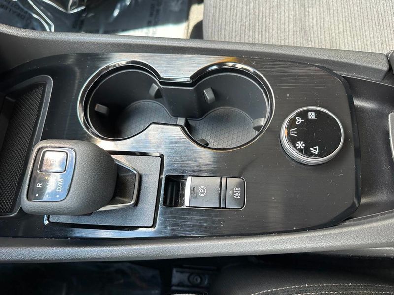 2021 Nissan Rogue AWD SV - 22879038 - 41