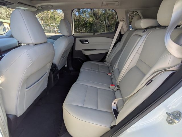 2021 Nissan Rogue AWD SV - 22974335 - 13