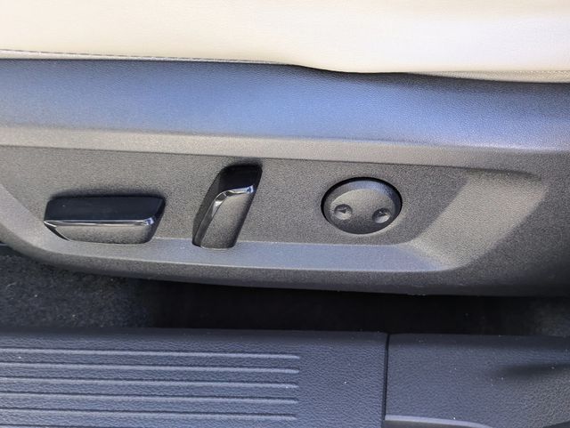 2021 Nissan Rogue AWD SV - 22974335 - 19