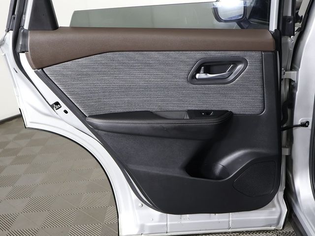 2021 Nissan Rogue AWD SV - 22942169 - 21