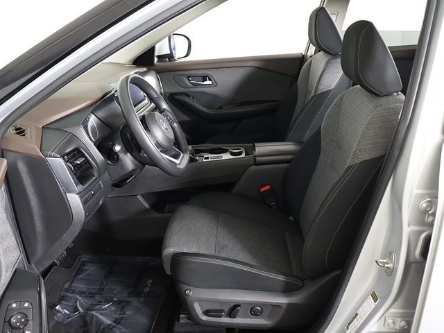 2021 Nissan Rogue AWD SV - 22942169 - 27