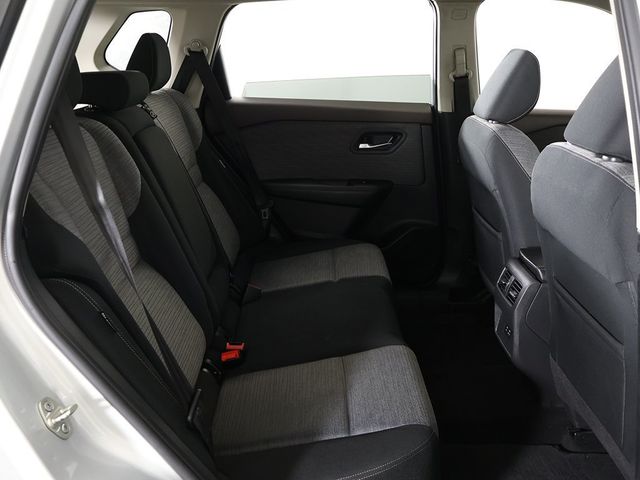 2021 Nissan Rogue AWD SV - 22942169 - 32