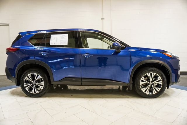 2021 Nissan Rogue AWD SV - 22940351 - 32